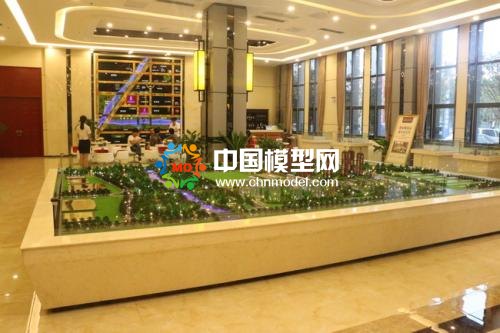 建筑模型展臺應(yīng)于展廳布局相和諧包括色系